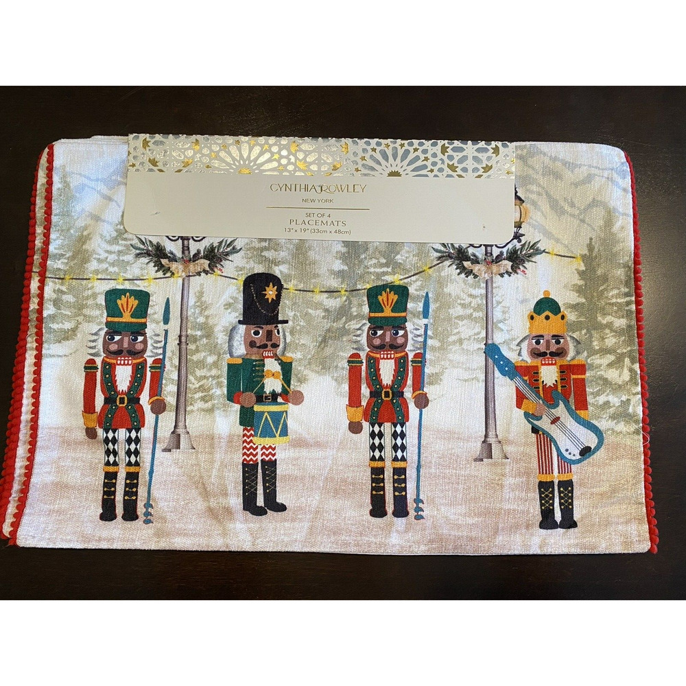 4 Cynthia Rowley Rectangle Cloth Placemats Christmas Holiday Nutcrackers